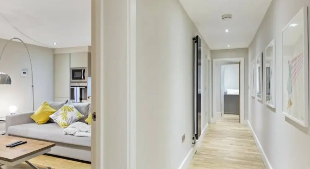 Modern & Cosy Apartment Close To Tube, Sleeps 5