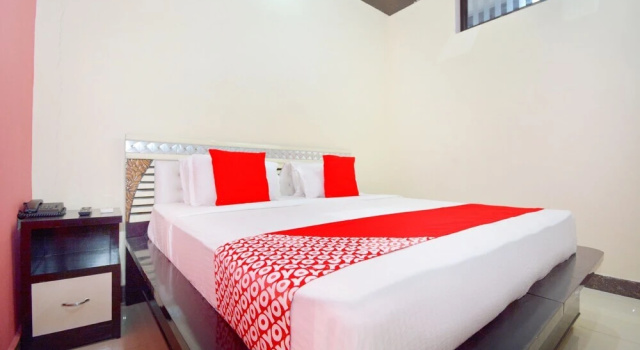 Surya Hotel by OYO Rooms, Забронировать Отель Отели и гостиницы Карнал, Отель