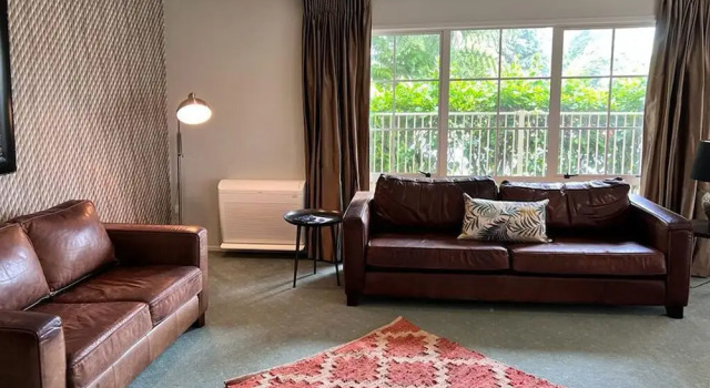 Семейный люкс с 3 комнатами Silver Fern Rotorua Suites & Spa