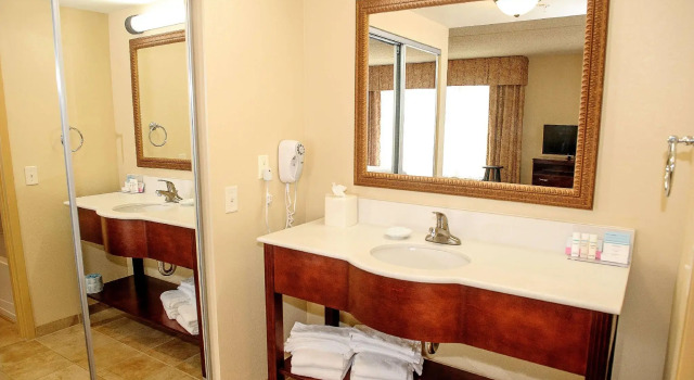 Четырёхместная студия Hampton Inn & Suites Brookings