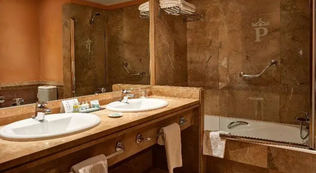 Двухместный номер Standard с балконом Parador de Calahorra
