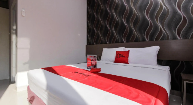 Premium cameră RedDoorz near Goa Sunyaragi