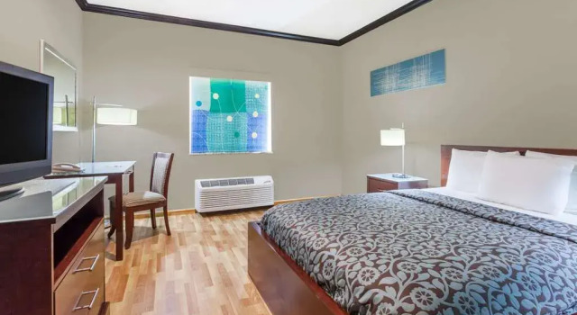 Days Inn & Suites Marquez, Boek Bed and Breakfast Marquez Texas