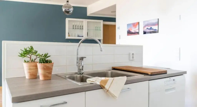 Spacious 1br with a lake view and sauna, Забронировать Отель Отели Тампере 3 звезды, рядом с Plevna Movie Theater Complex, 3*