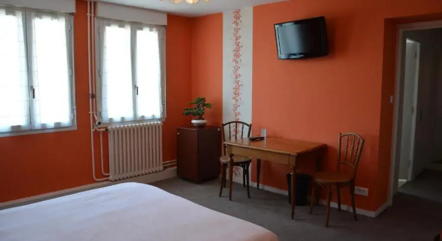 Трёхместный номер Superior The Originals Boutique, Hôtel Terminus, Bourg-en-Bresse Gare