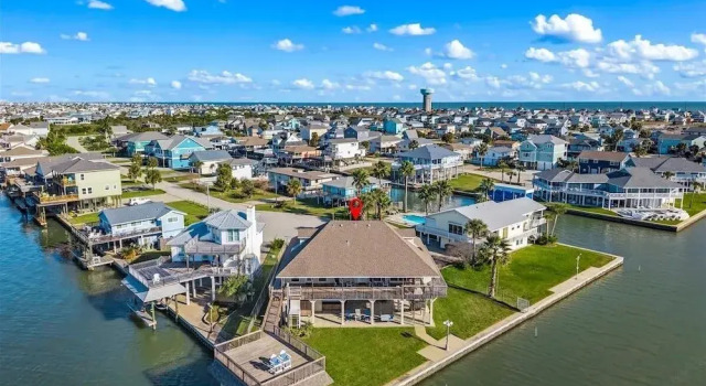 Коттедж с 4 комнатами Bay Vista- New Listing In Terramar Beach, 4 Br/ 3 Ba, Boat Slip 4 Bedroom Home