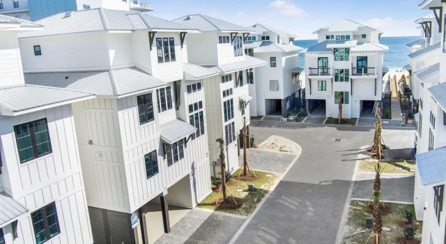 The Bluffs at Orange Beach #8 by Southern Vacation Rentals, Varaa Lomakoti Huvilat kohteessa Alabama, Villa