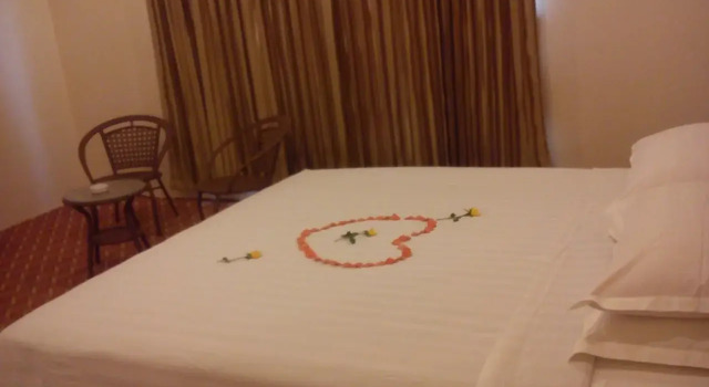 Nay Pyi Taw Hein Hotel, Rezerwuj Hotel Hotele w Naypyidaw Union Territory z parkingiem, Parking
