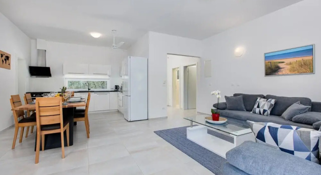 Nice Home in Zestilac With 2 Bedrooms, Wifi and Outdoor Swimming Pool