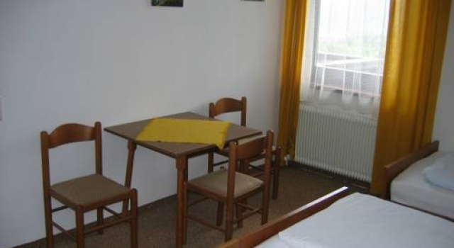 Anke Kienzle | Private Ferienwohnung, Book Hotel Bad Goisern 