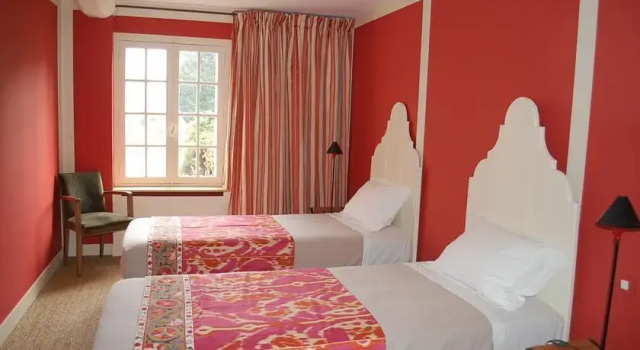 Maison Rouge, Book Apartment  