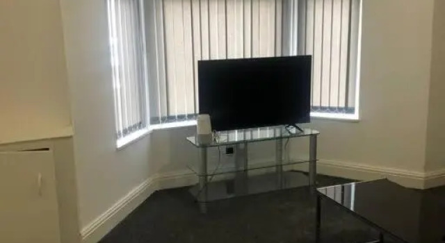 5 bed stylish & modern close to Football grounds, Prenota Hotel Liverpool Merseyside