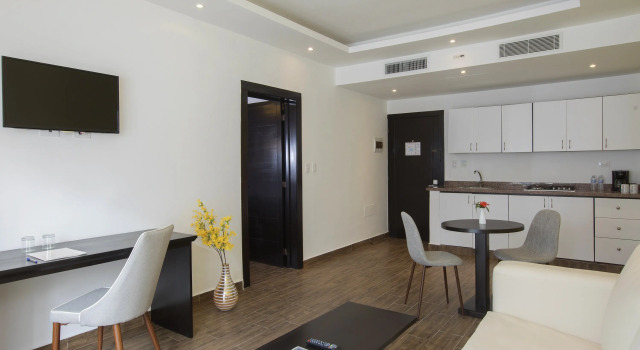 Четырёхместный полулюкс с видом на бассейн Hotel whala!urban punta cana