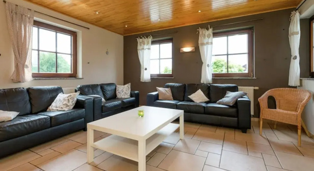 Nice Villa, Renovated 2015, Large Garden, Quiet Location, 10km From Houffalize