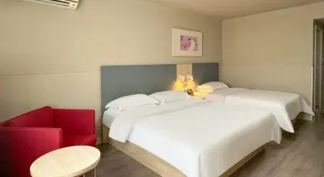 Двухместный люкс Deluxe Jinjiang Inn Yixing Middle Renming Road