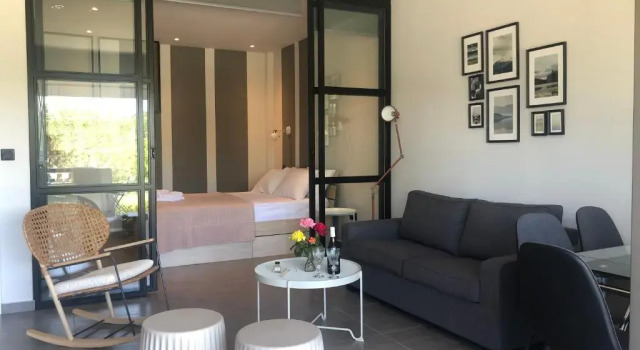 Коттедж siviri suites