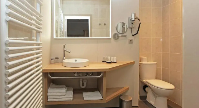 Двухместный номер Deluxe Ambassador Hotel
