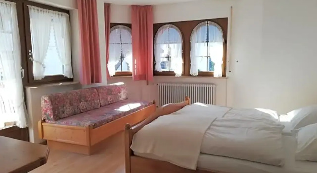 Gästehaus Rössle, Reserva ahora Hotel Friedenweiler Baden-Wurtemberg