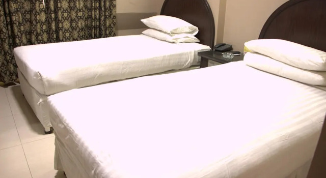 Standard Twin room Sarawan Hotel
