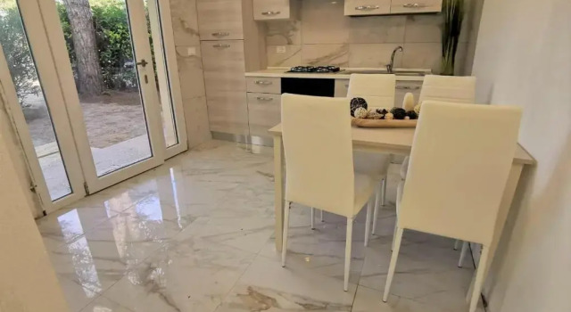 Nives, Prenota Hotel Hotel a Veneto con parcheggio, Parcheggio