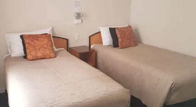 Кровать в общем номере Belconnen Way Hotel & Serviced Apartments