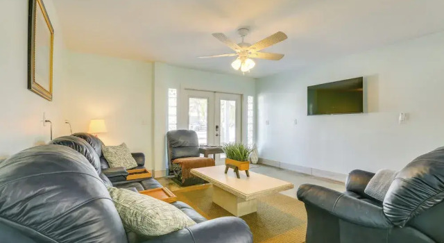 Walk to Beach: Fort Meyers Home w/ Patio!