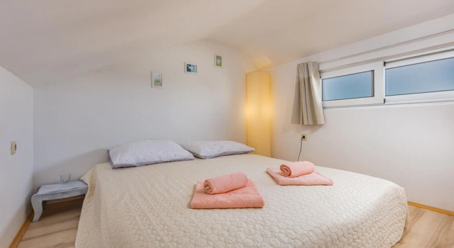 Awesome Home in Gabonjin With Wifi and 0 Bedrooms, Prenota Hotel Hotel a Isole Quarnerine con parcheggio, Parcheggio