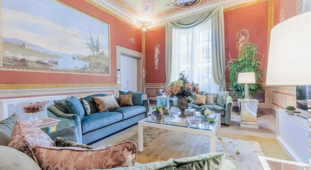 Апартаменты The Duchess Chambers the Luxury Grand 3 Bedrooms
