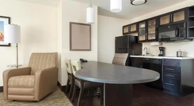 Двухместный номер Standard c 1 комнатой Candlewood Suites Enid by IHG