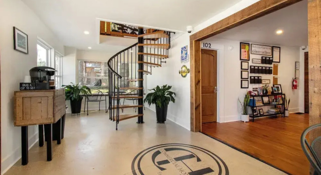 The Commercial Hotel, Varaa Hotelli Cotter 