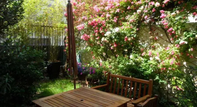 Bed and Breakfast Couleurs Paris, Забронировать Отель 19-й округ: Ля Вилетт Париж, рядом с Курон