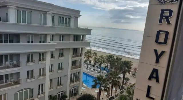 Bral 8 Luxury Seaview Apt, Rezerwuj Hotel Hotele w Durres County z parkingiem, Parking