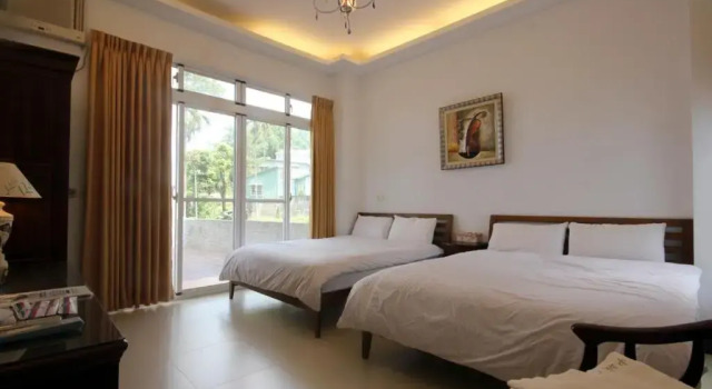 Четырёхместный номер Standard с балконом и с видом на горы Nunu Haus Guest House