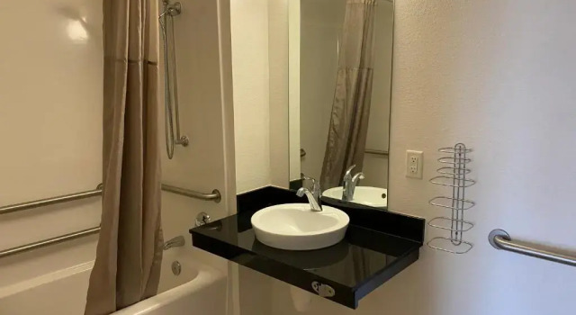 Четырёхместный номер Standard Motel 6-Memphis, TN - Downtown