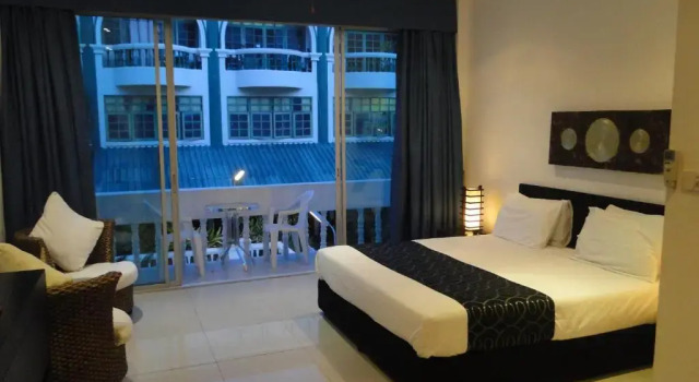 Двухместный номер Superior East Suites