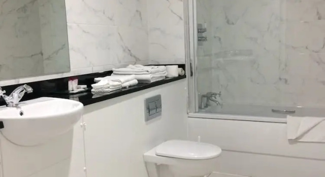 Standard- tredobbelt værelse Falls Hotel & Spa