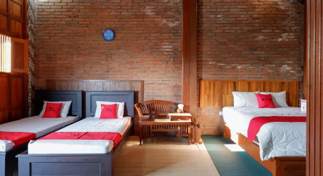 Standard famille chambre RedDoorz Syariah near Menara Kudus