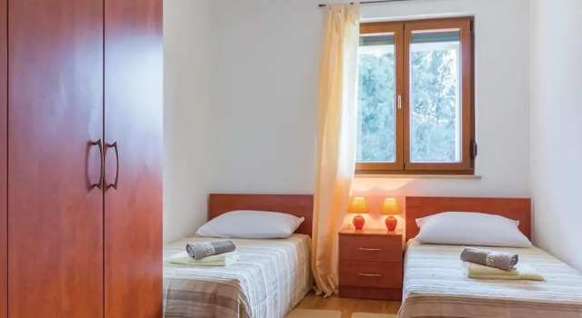 Amazing Home in Liznjan With Wifi and 3 Bedrooms