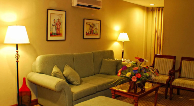 Hotel Stotsenberg, Boek Hotel Hotels in Mabalacat met parkeren, Parkeren