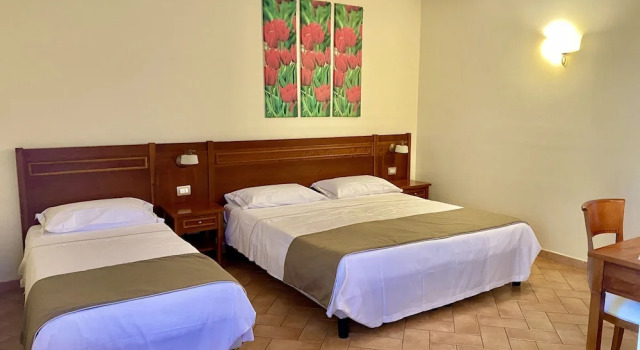 Трёхместный номер Superior Hotel Ristorante Le Querciolaie dei Ricci