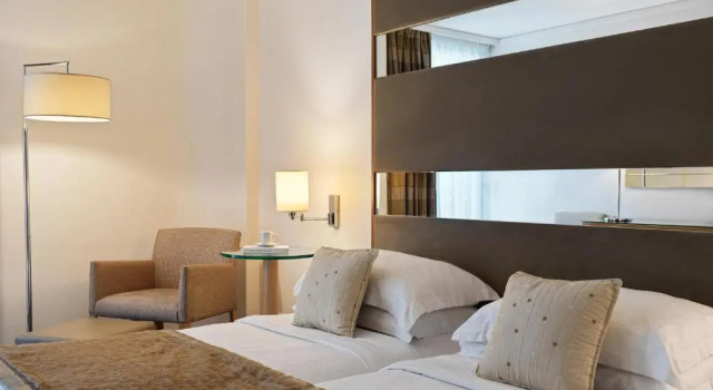 Двухместный номер Superior с видом на бассейн Galaxy Iraklio Hotel