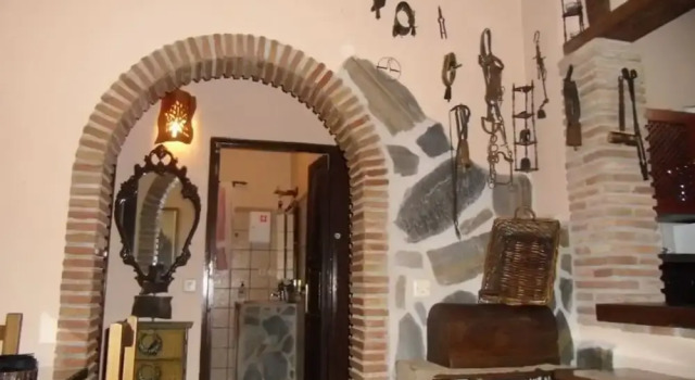 Malaga 101284 2 Bedroom Holiday home By Mo Rentals, Boek Hotel Hotels in Cajiz met parkeren, Parkeren