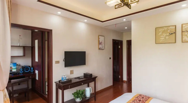 Wuzhen Yanqi Resort Villa, Book Resort Resort Hotels in Jiaxing, Resort