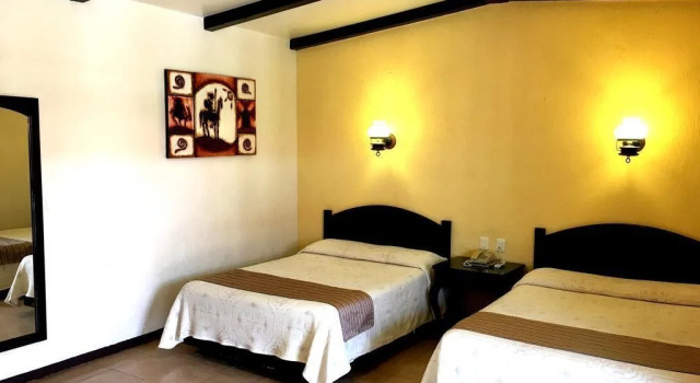 Hotel Plaza Tenam