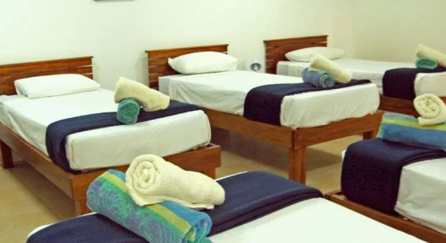 Blue Lagoon Beach Resort, Prenota Resort Nacula Island Yasawa Island