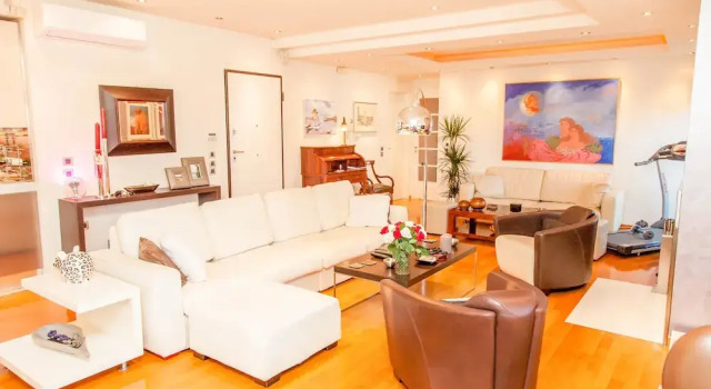Beautiful apartment at Glyfada-Athens, Забронировать Апартаменты/квартира Глифада Афины