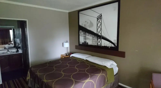 Burton Inn & Suites, Брондау Қонақ үй Burton Мичиган