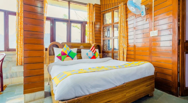Двухместный номер Standard OYO 13693 Home Royal Wood 3BHK Mall Road