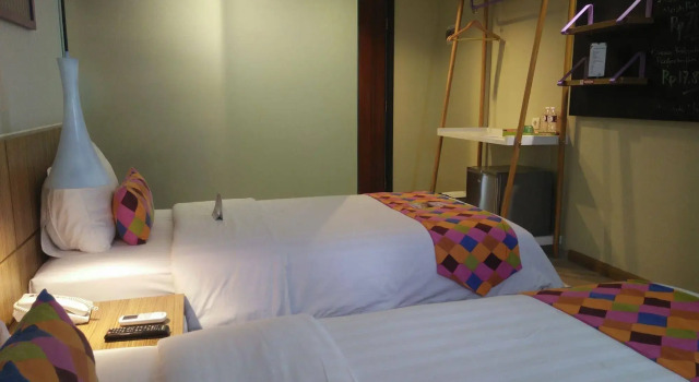 Tjokro Style Yogyakarta, Book Hotel Hotels in Umbulharjo with Parking, Parking