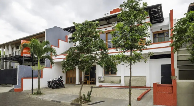 Sinulingga Residence by OYO Rooms, Boek Hotel Hotels in Bandung met parkeren, in de buurt van Maranatha University, Parkeren